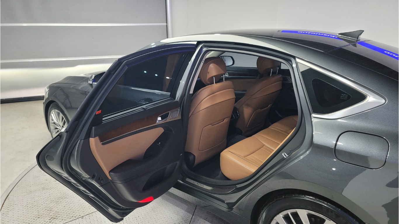 Genesis G80 Prestige 3.3 V6 GDi AWD 9