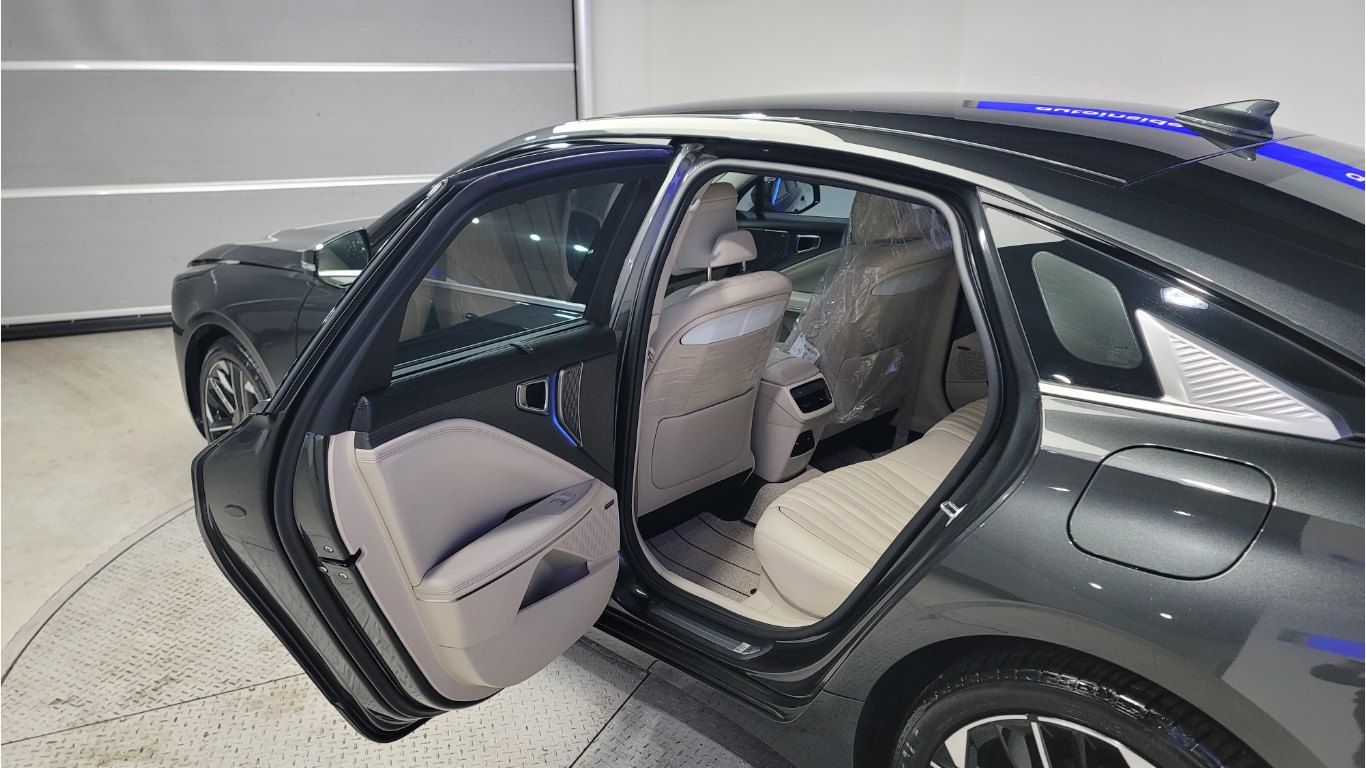 Kia K8 Hybrid Signature Hybrid 9