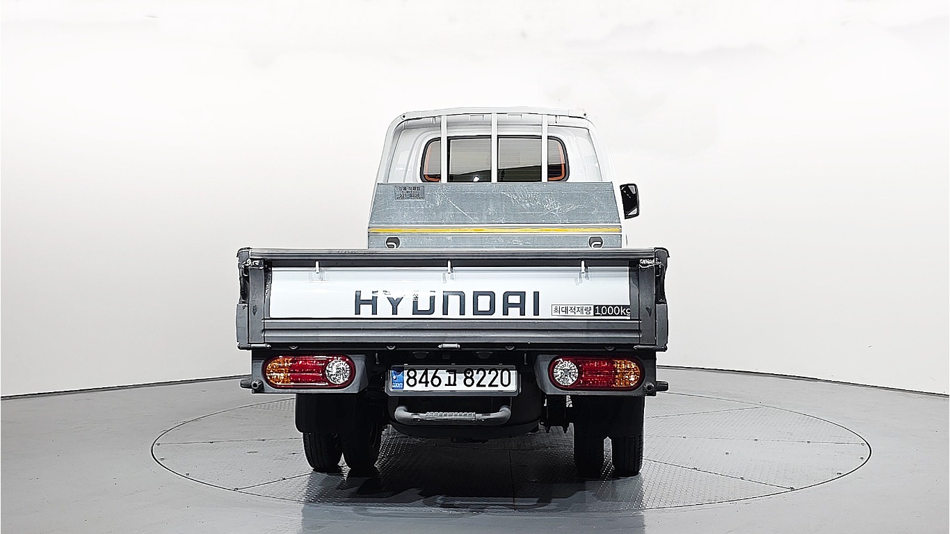 Hyundai Porter II Long Wheelbase Modern LPG Long Wheelbase Super Cab 5