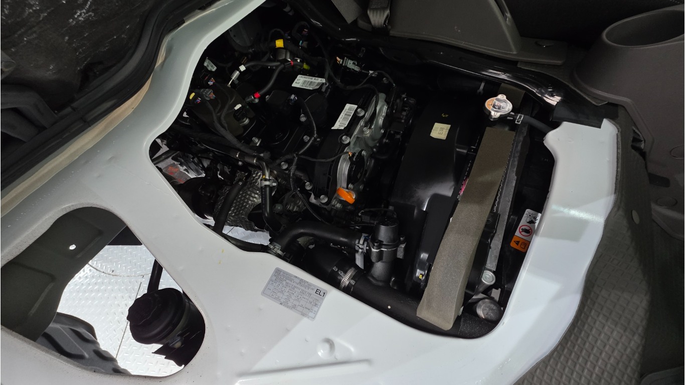 Hyundai Porter II Long Wheelbase Modern LPG Long Wheelbase Super Cab 7