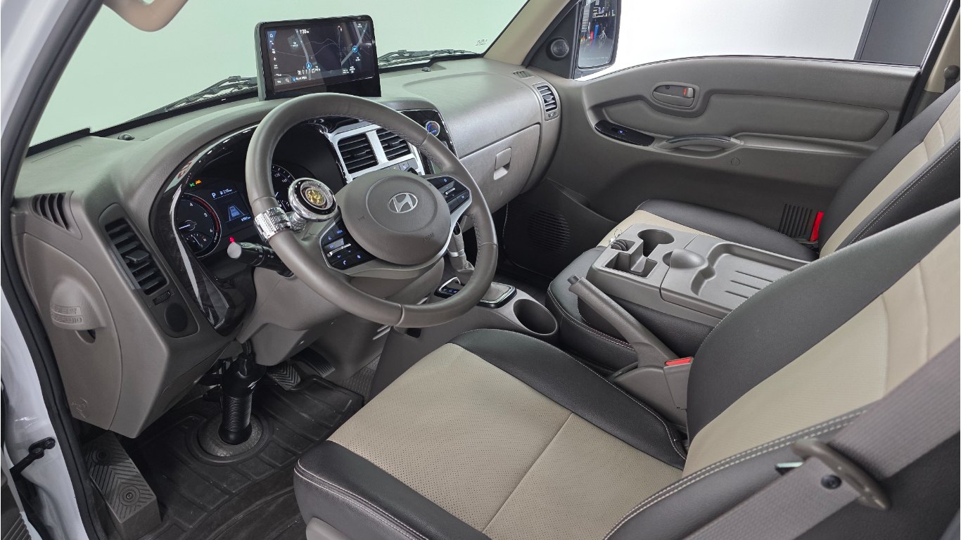 Hyundai Porter II Long Wheelbase Modern LPG Long Wheelbase Super Cab 8